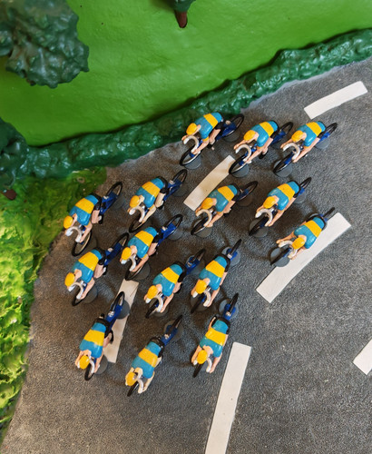 Lot figurines cycliste - de, 15