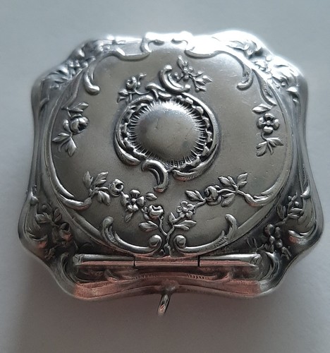 Ancienne boîte pilulier - boîte,
