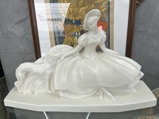 LEJAN FEMME ELEGANTE ET LEVRIER CERAMIQUE CRAQUELEE ART DECO