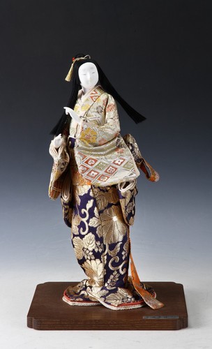 Belle poupée geisha japonaise