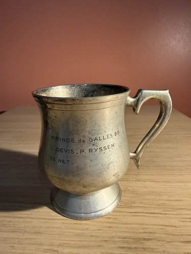 Tasse antique plaquée argent