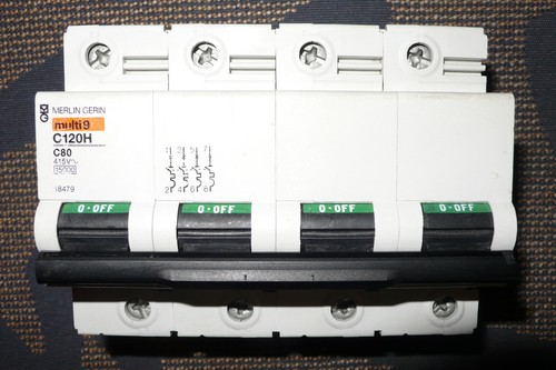 Disjoncteur tetrapolaire 80a - disjoncteur,