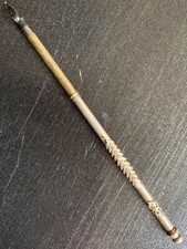 Porte plume métal argenté stylisé monogrammé - XIXe