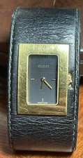 GUCCI Montre Manchette Femme 7800 L cuir noir