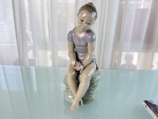 Figurine en porcelaine de