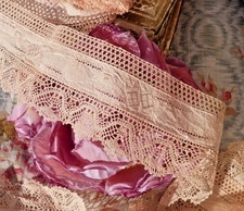 ANCIEN VOLANT en DENTELLE de