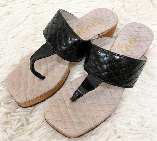 Sandales string matelassé