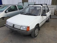 Pivot de moyeu avant gauche