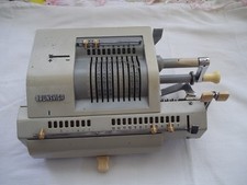 ANCIENNE MACHINE A CALCULER  BRUNSVIGA