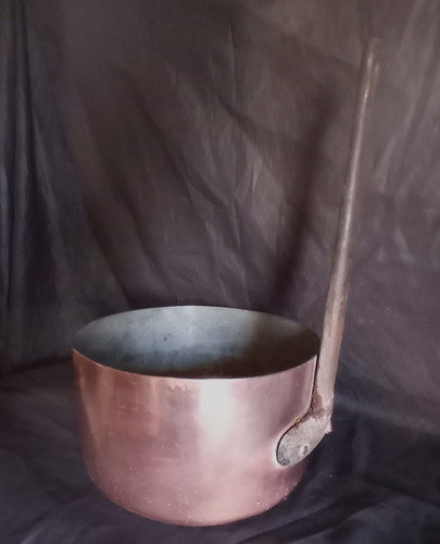 Grande casserole ancienne - , en