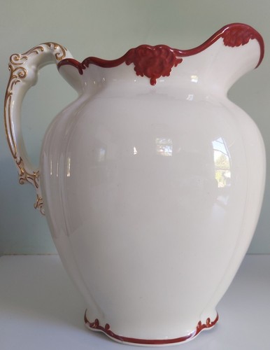 Broc toilette faience - broc,
