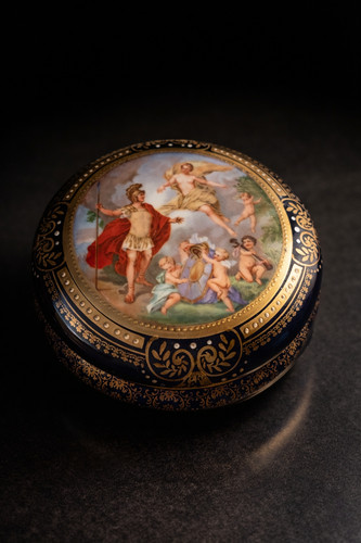 Bonbonnière porcelaine style
