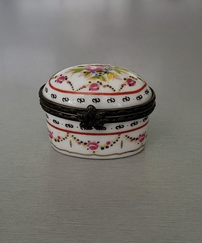 Boite pilules ancienne - boite,