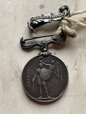 MEDAILLE DE CRIMEE AVEC AGRAFE