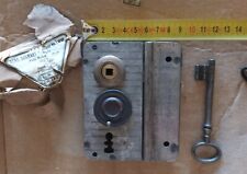  Serrure en Applique ,  a