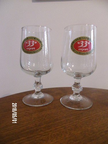 Deux verres pied - ,