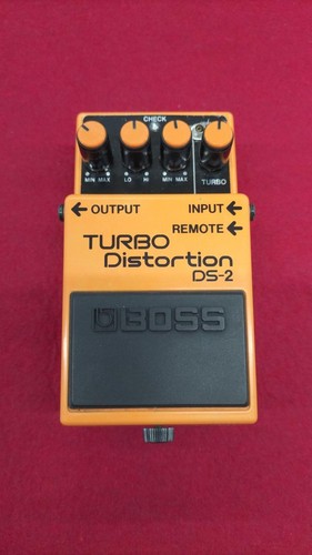 Boss ds2 distortion pedal - distortion,