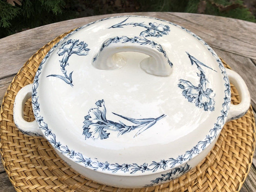 Rare petite soupière - , ancienne