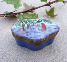 BOÎTE EN PORCELAINE DE