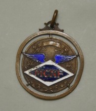 Sports moto - Moto-club Nord France MCNF médaille de chaîne émaillée ancienne