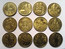 Lot de 12 Médailles
