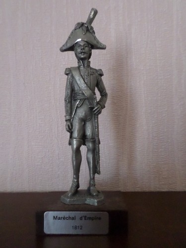 Figurine les étains - les,