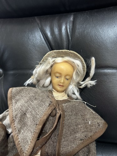 Jolie poupée ancienne - poupÉe,