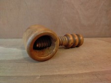 CASSE NOIX EN BOIS