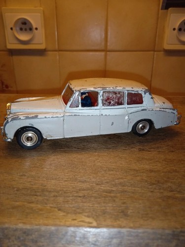Rolls royce phantom dinky - royce,