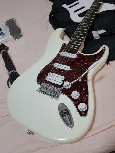 Squier stratocaster white - squier,