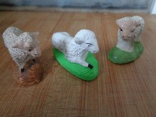 3 Moutons santons crèche :-  2 Moutons platre et 1 en terre cuite