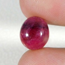 4.15Cts. Cabochon ovale rubis