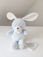 Peluche/Doudou Lapin Bleu Ciel Bandana Blanc Nez Gris 30cm - Mes Petits Cailloux