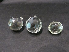 3 BOULES VERRE OU CRISTAL DECO