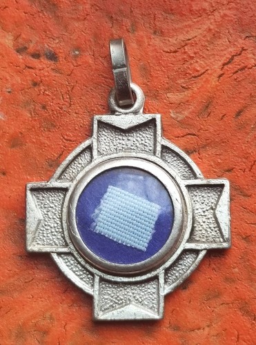 Relique medaille pendentif - relique,