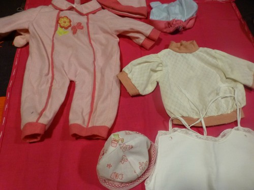 Lot vétements poupons - lot=,