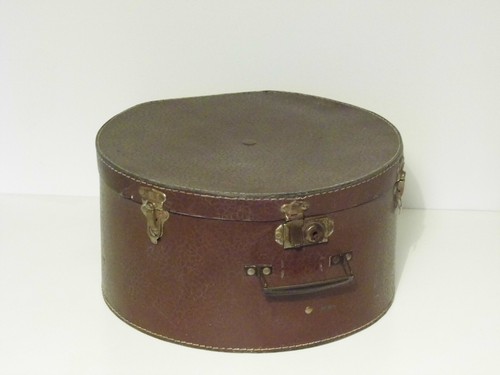 Boite chapeau cuir ancienne - chapeau,