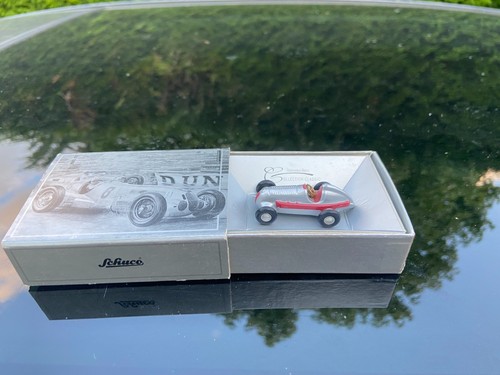 Schuco micro racer échelle - racer,