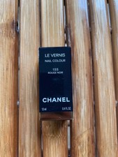 Le vernis 155 rouge noir Chanel (neuf)