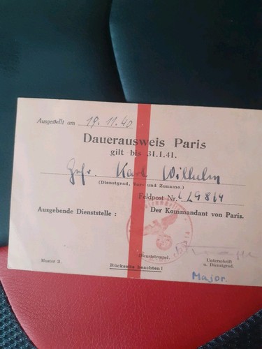 Ausweis paris - de,