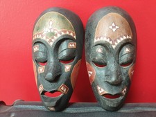 Lot De 2 Masques Indonésiens