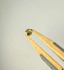 Couronne Baume Et Mercier Dorée. Nos.diametre 4,5mm.3