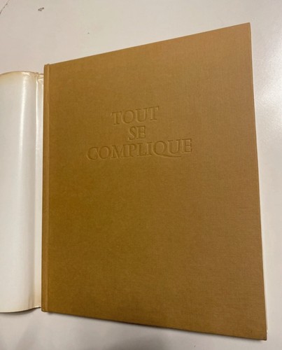 Tout complique - tout, se