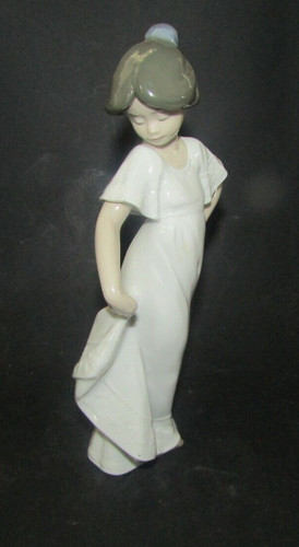 Jeune fille porcelaine - la,