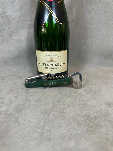 Moet chandon champagne - chandon,