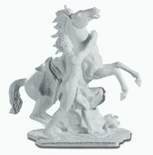 Figurine statuette statue
