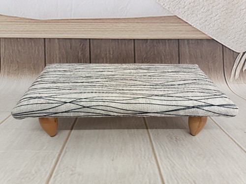Short stool footrest - footrest, bed
