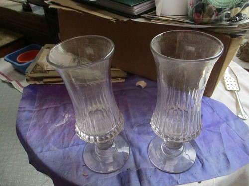 Lot verres anciens - lot, pied
