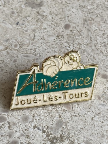 Pin michelin adhérence - pin’s,