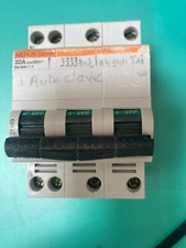 Merlin gerin disjoncteur DT 40N 32A COURBE C 21409